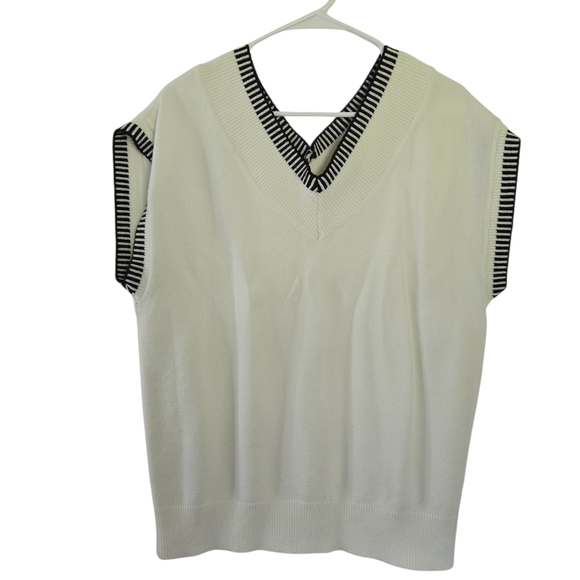 Women's Cream V-Neck Sweater - Picture 4 of 4